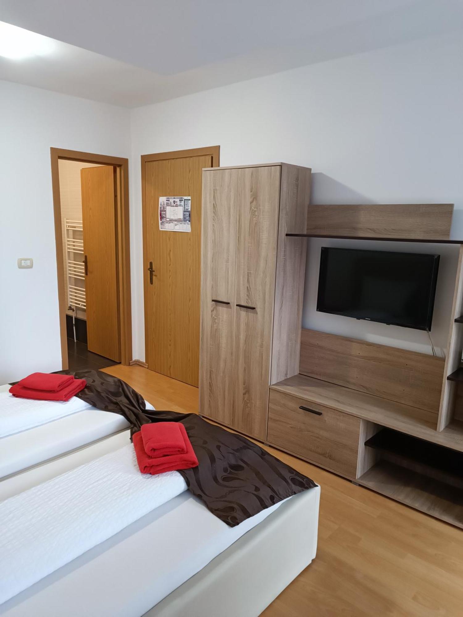 Family Pension Арад Екстер'єр фото